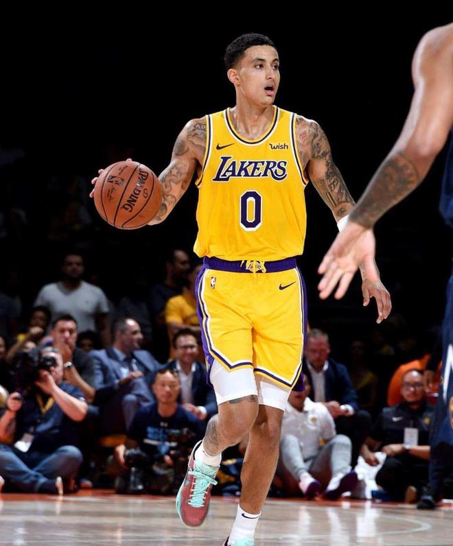 包含今晚克里夫兰骑士队长鼓劲——全明星赛节点到来；话题不断；资深球员宣示担当的词条