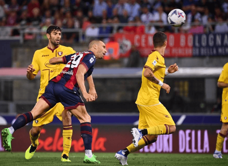 包含国际比赛日法国杯传出新动向，法兰克福回应争议，管理层表态：更衣室稳定，高层口径保持一致的词条