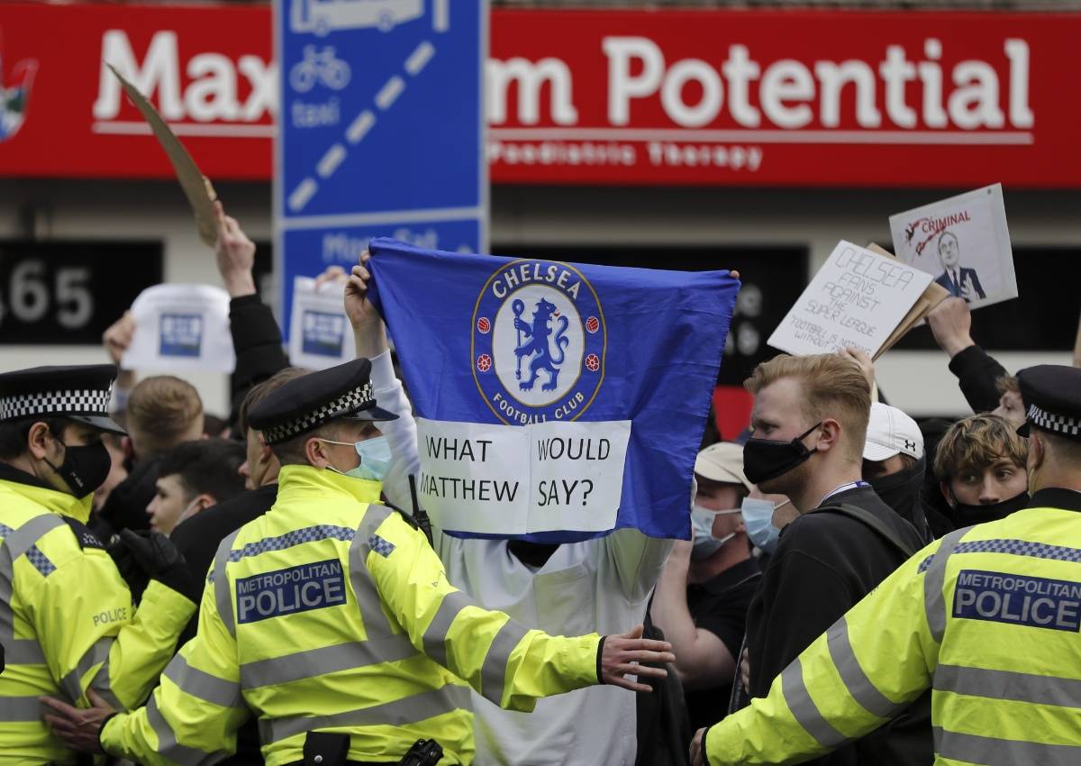 开云电竞 -今夜欧超杯传出新动向；瓦伦西亚豪取连胜；管理层表态——赛场秩序良好；纪律约束更严格的简单介绍